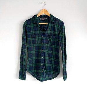 Soft lightweight green & navy plaid button up flannel